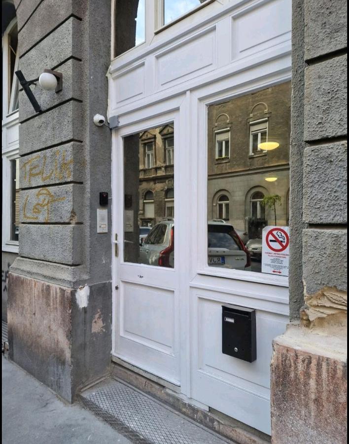 7Dab Josika 4 Contactless Self Check-In Lejlighedshotel Budapest Eksteriør billede